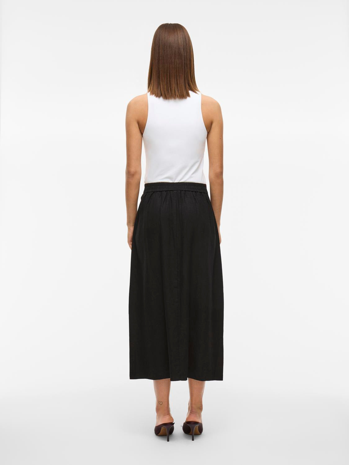 model_shot-back